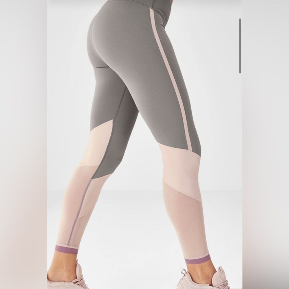 Mid-Rise Mesh Powerhold Legging gray pink size xs Fabletics